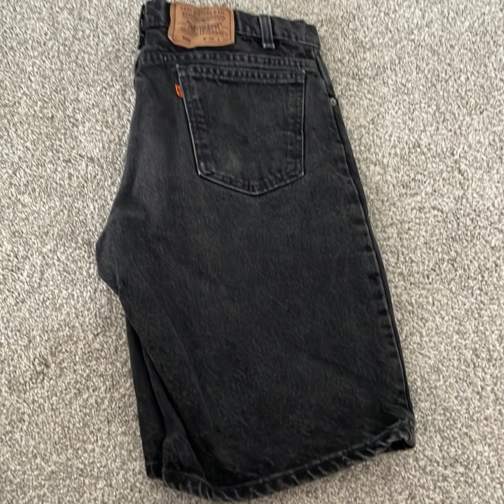 Men’s black Levi’s 550 denim shorts size 34